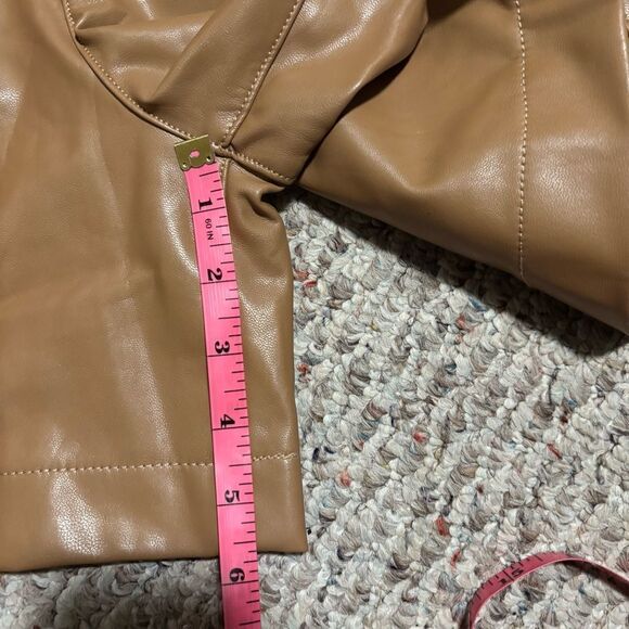 Abercrombie & Fitch 90's Tailored Vegan Leather 6" Shorts - Caramel- Size XS - Picture 8 of 9